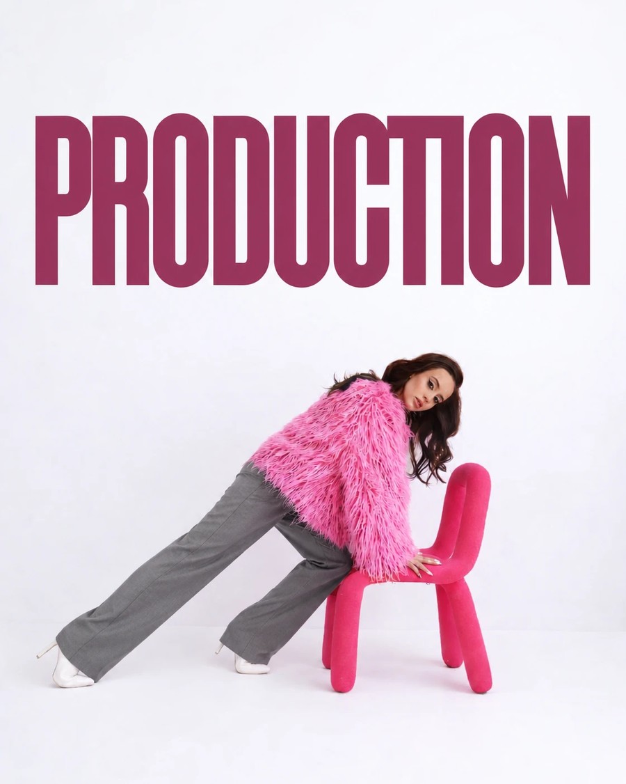 Натали Винер на съёмке — обложка «Production»